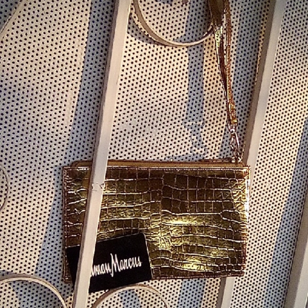 Nieman Marcus Gold Leather Clutch Bag.New With Tags.